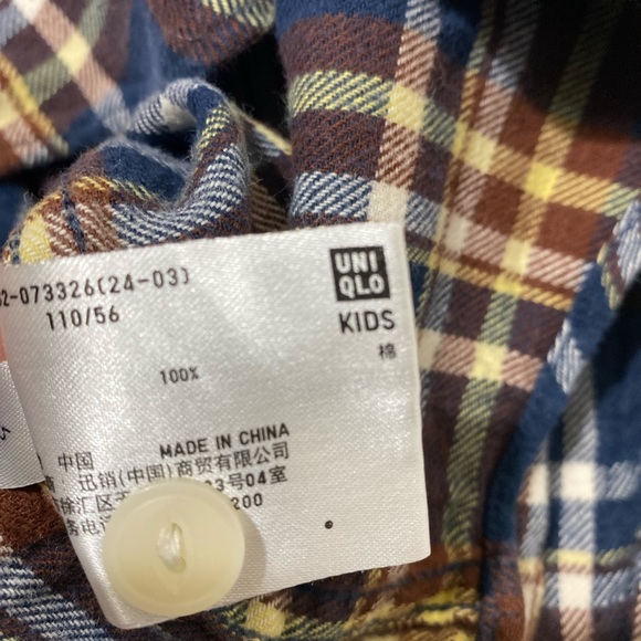 UNIQLO Boys’ Plaid Long-sleeve Button Up Shirt - Picture 10 of 10